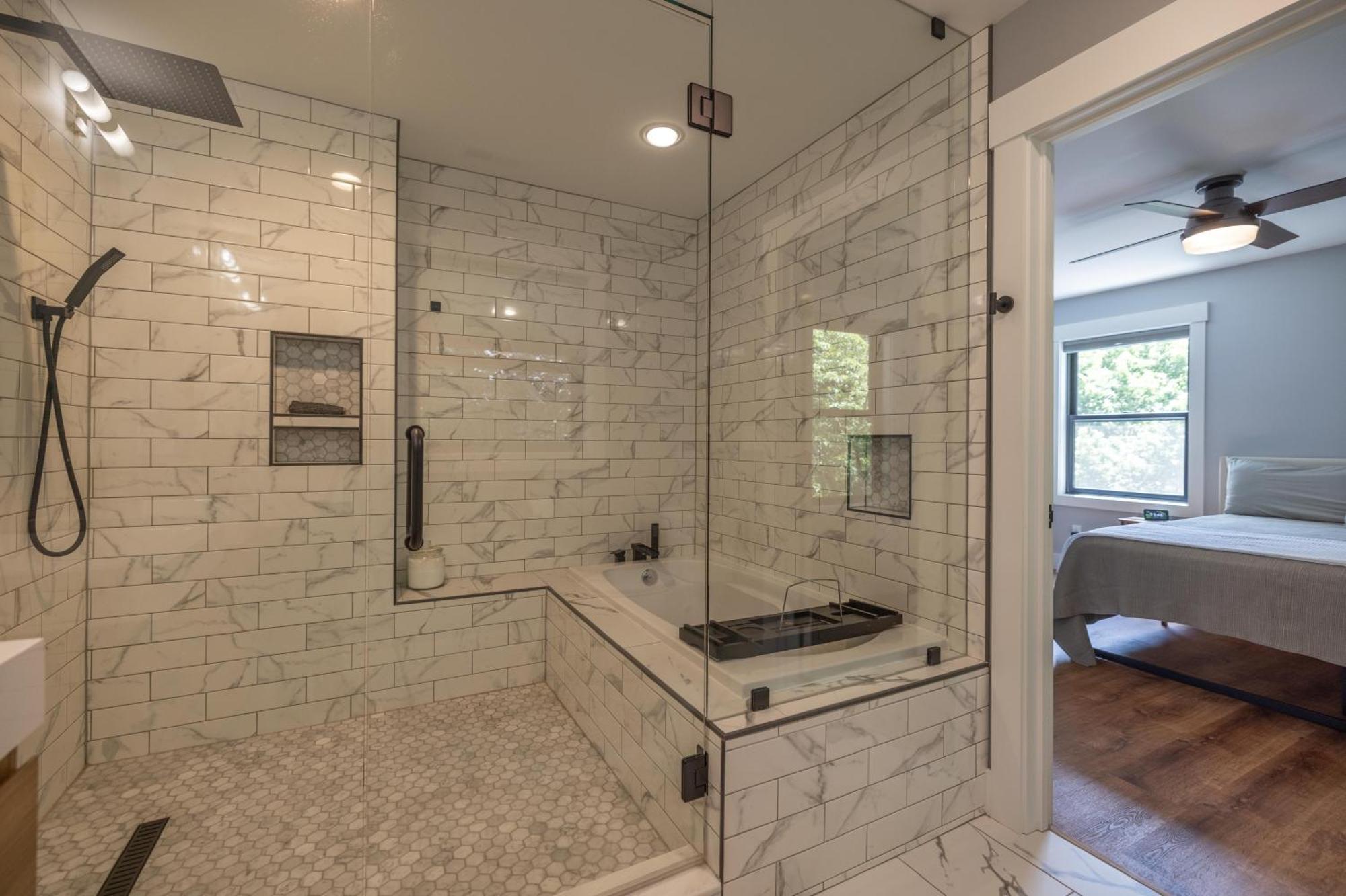 Mid-Century Modern Impeccable Remodel With Hot Tub Villa Asheville Exteriör bild